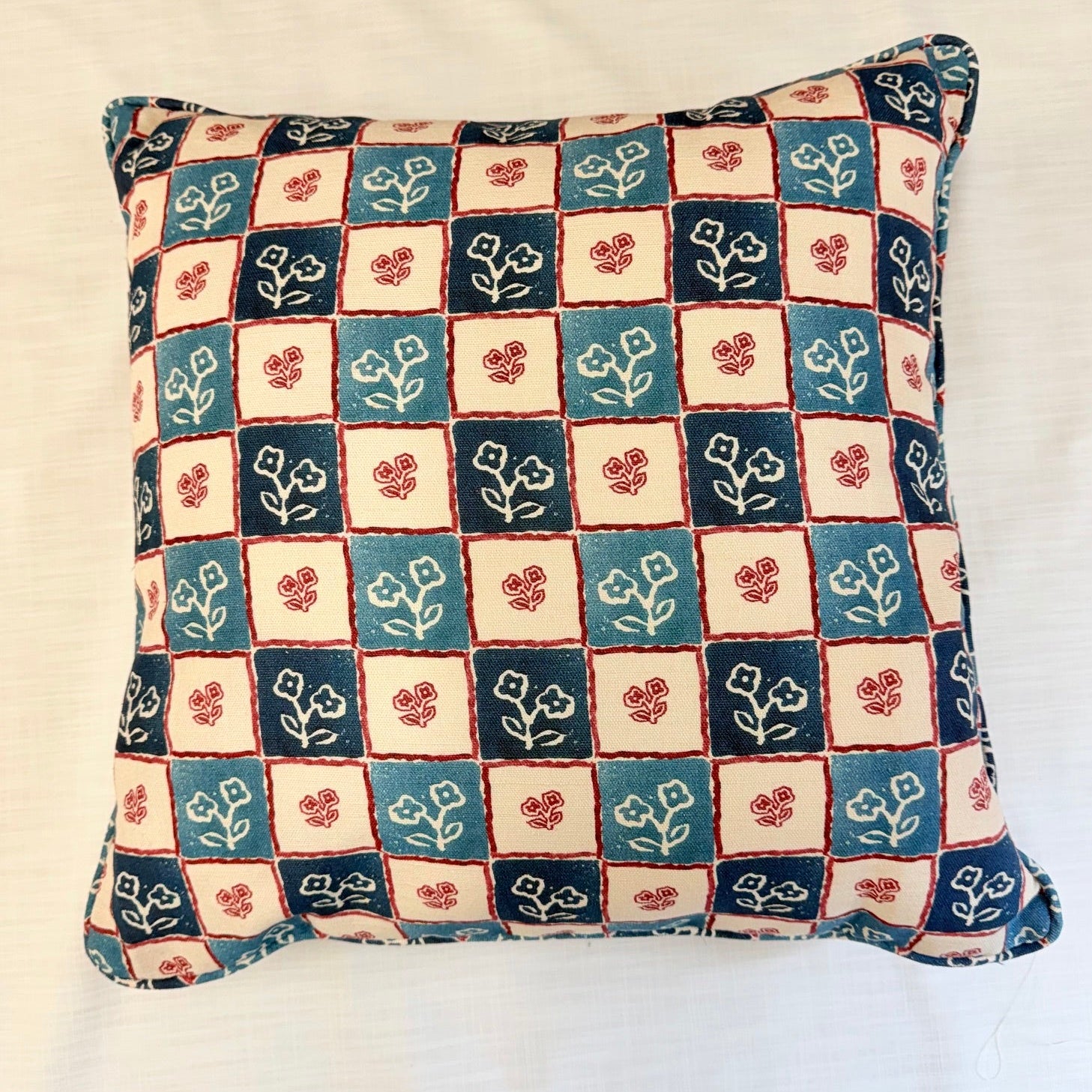 Pomily Prints Flower Box Cushion