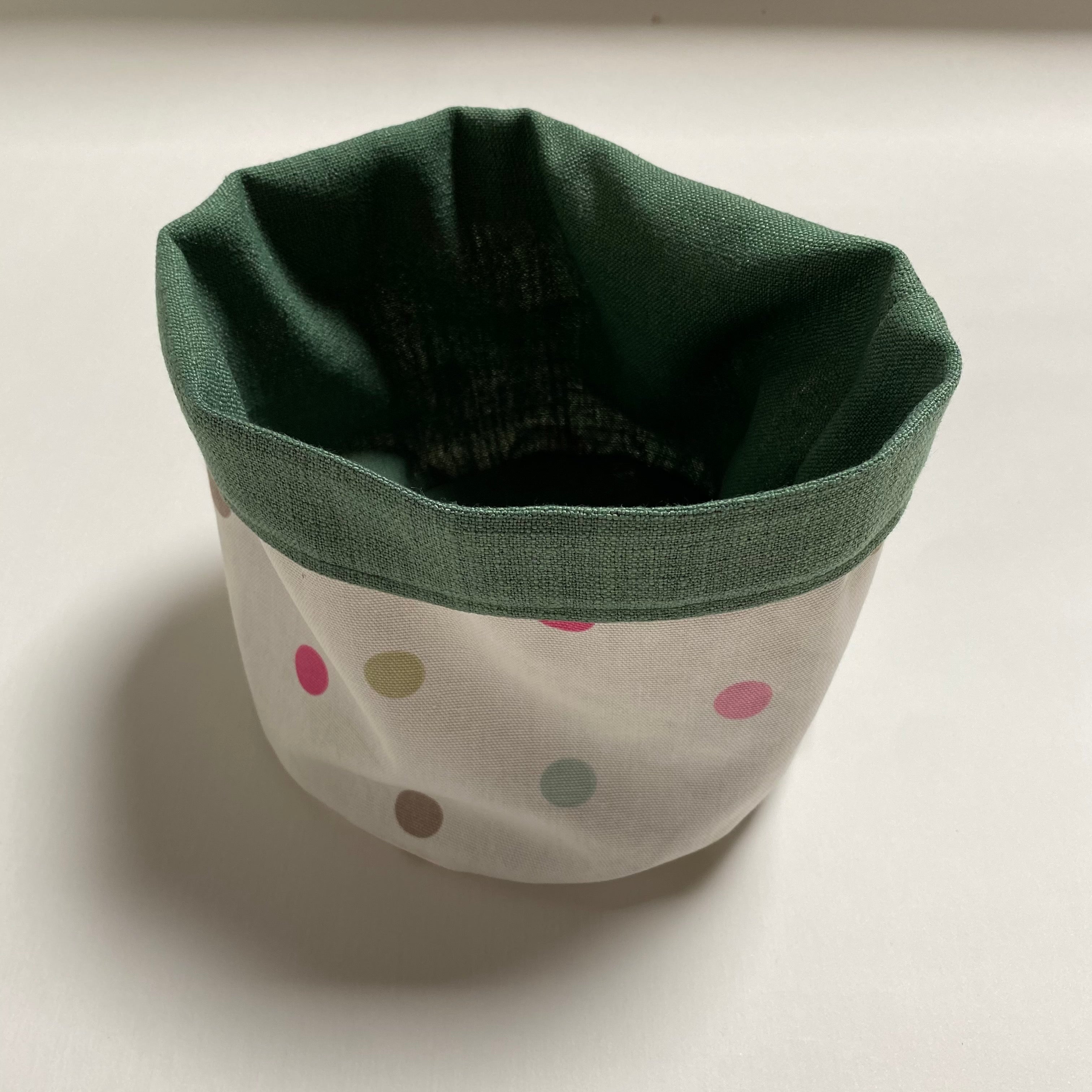 Bread Basket - Spot with Green Lining